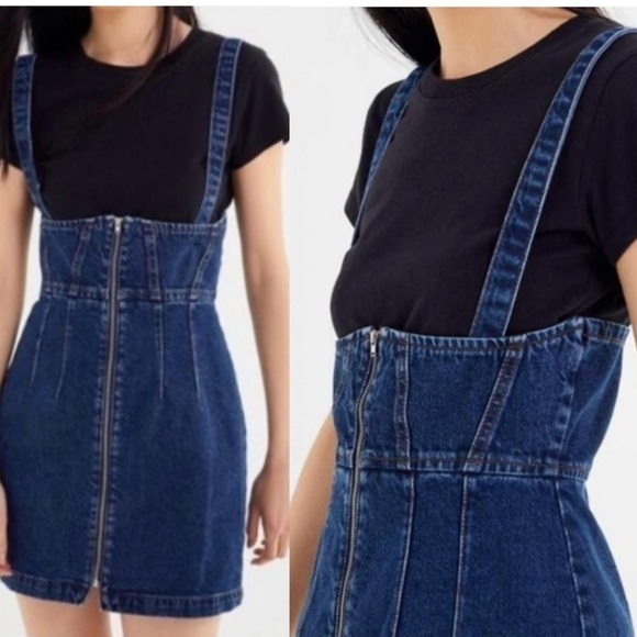 BDG Dresses & Skirts - BDG (Urban Outfitters)
Denim Convertible Zip Dress Size L